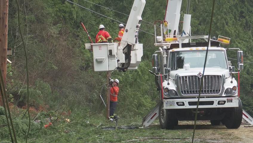 BC Hydro repair crews on Vancouver Island after storm