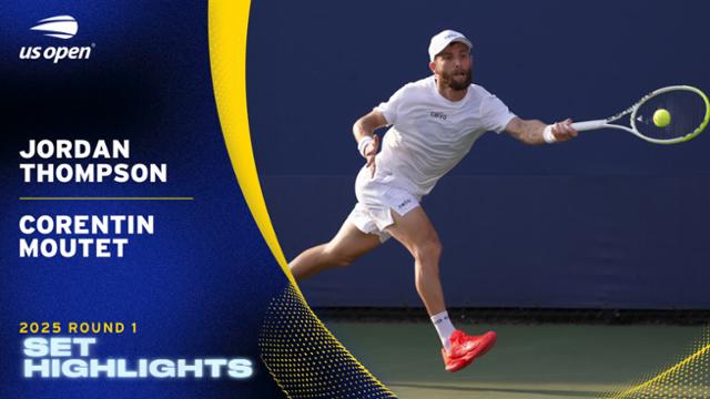 Corentin Moutet jouant au tennis