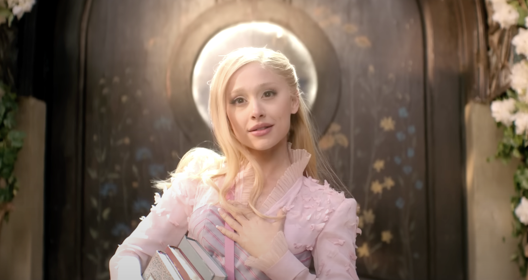 The Focker family reunion with Ariana Grande in a modern family comedy