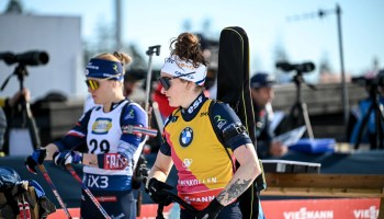 Hanna Öberg franchit la ligne d'arrivée en première position à Oslo-Holmenkollen