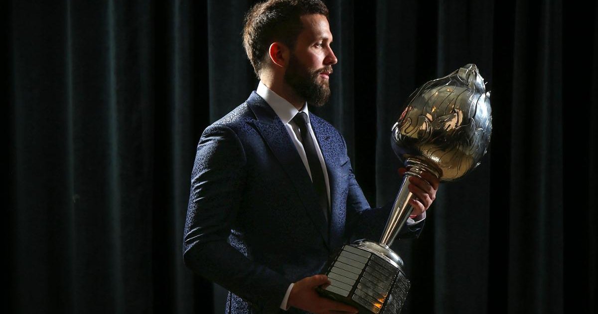 Historic Hart Trophy winners including Wayne Gretzky, Mario Lemieux, and Connor McDavid