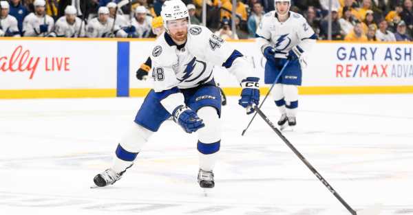 Ryan O'Reilly on ice