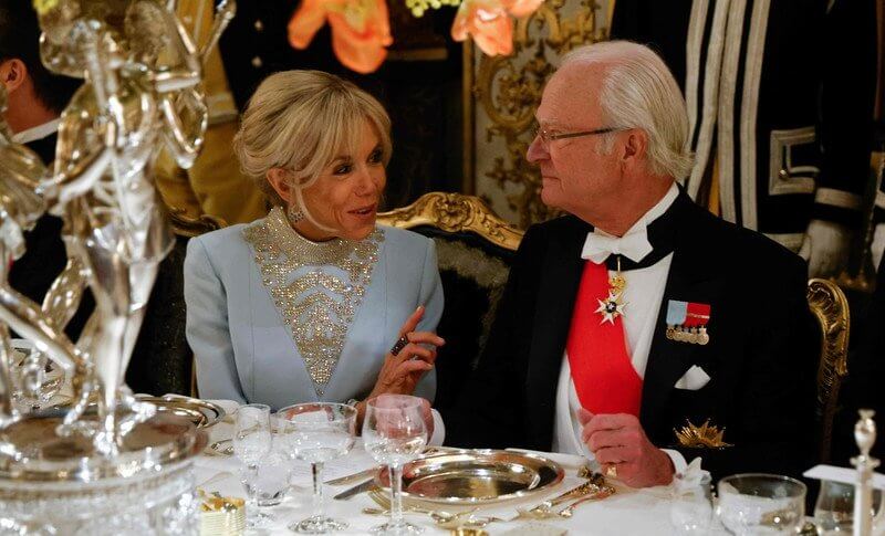 Brigitte Macron robe blanche Louis Vuitton diner gala