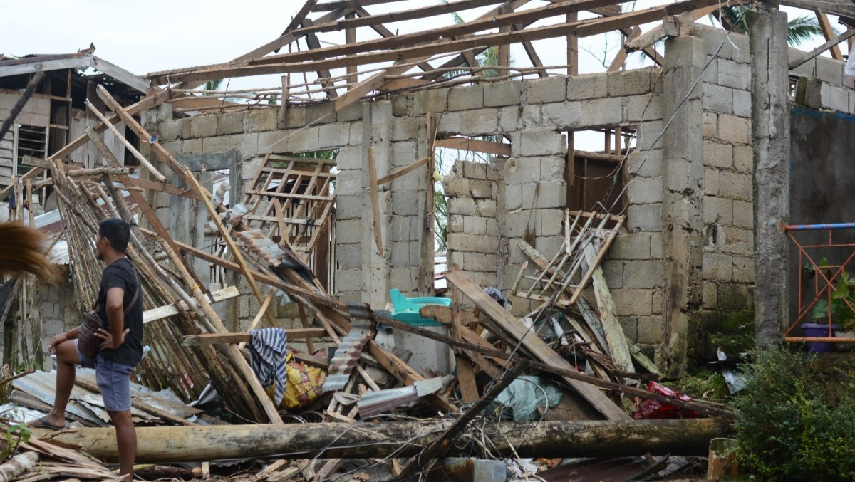 Destruction maison typhon Fung-wong