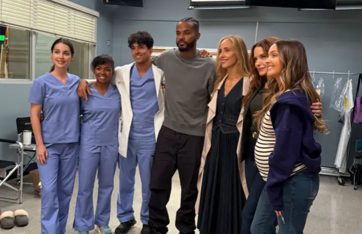 Grey's Anatomy Season 22 Cast Group Photo