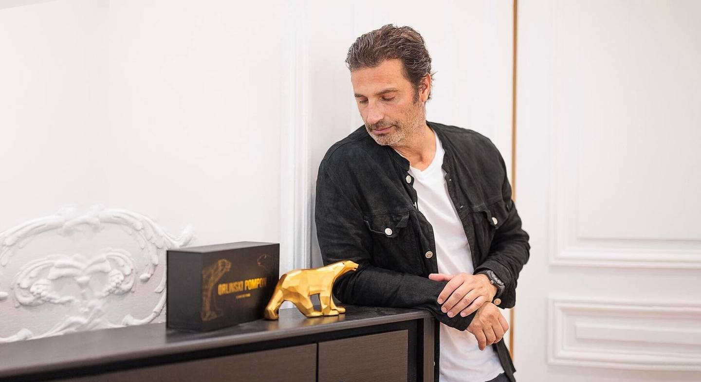 Sculpture rouge de Richard Orlinski exposée à Miami