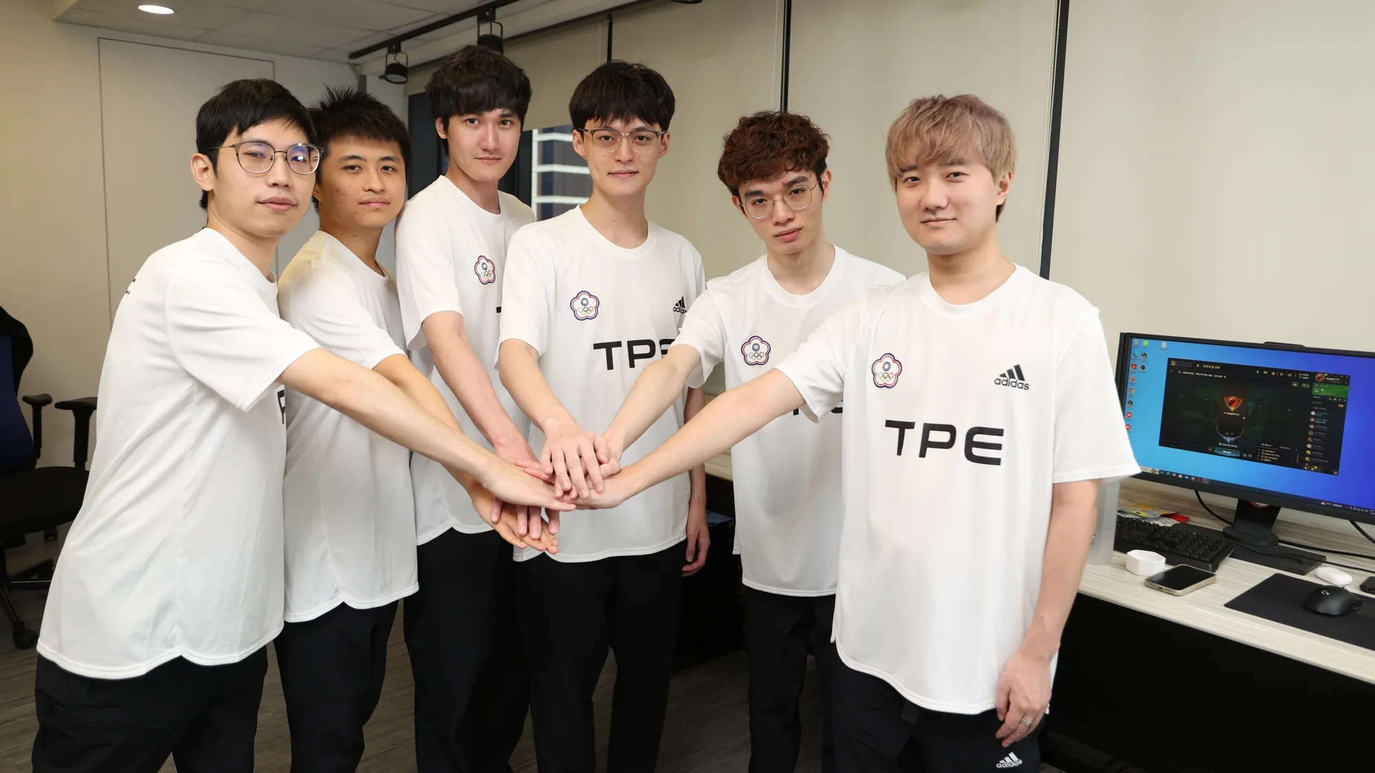 台灣電競選手努力訓練